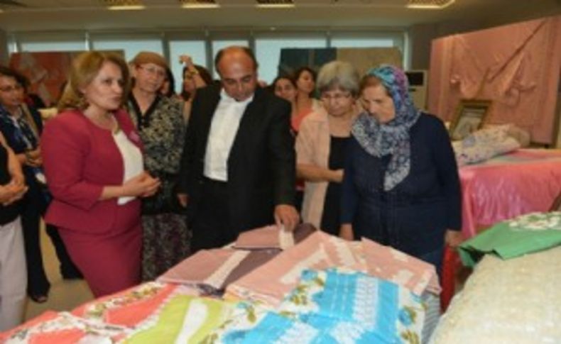 Çiğli'de el emeği göz nuru ürünler görücüye çıktı